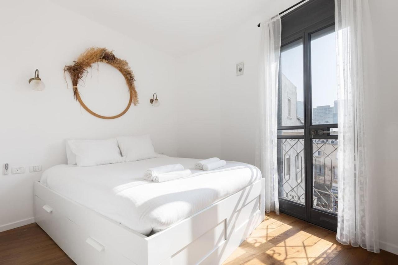 Elegant Apartment W Balcony & Mamad In Heart Of Tel Aviv By Sea N' Rent Exterior foto